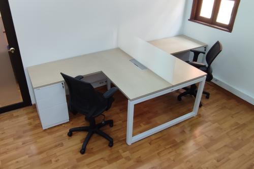 Puestos-en-L-compartidos