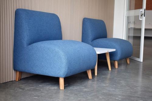 Sala-de-Espera-con-poltronas-modulares